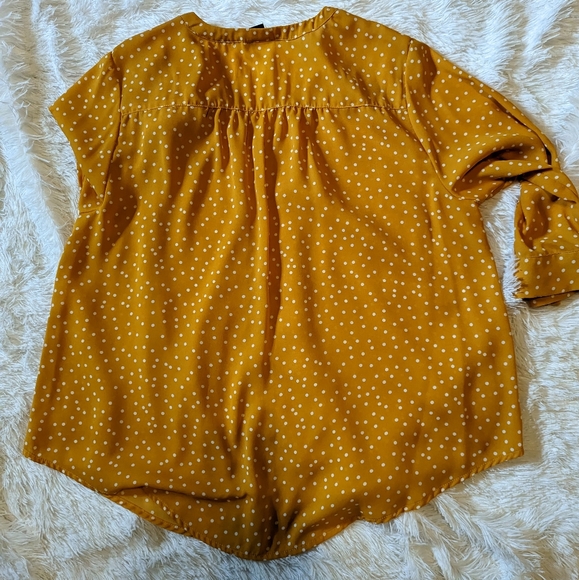 Like New Torrid Georgette Button Front 1 - Picture 3 of 4